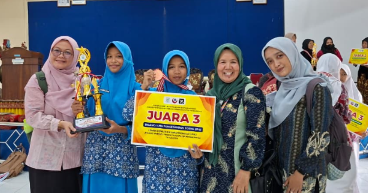 Nazwa dan Alisa Angkat Isu Sosial, Bawa Pulang Juara 3 Penelitian Ilmiah Remaja 2025
